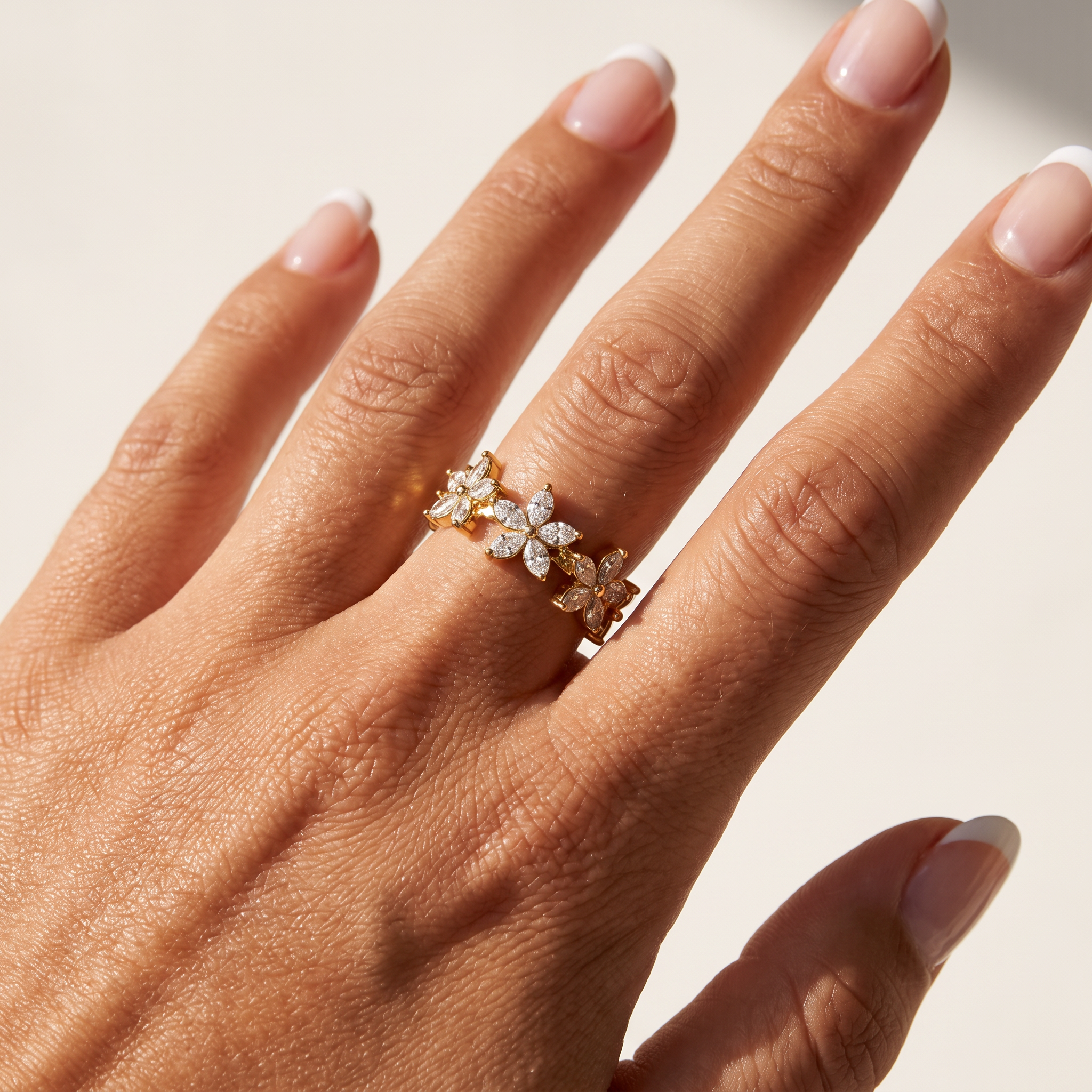 Anello Fiori di Zirconi